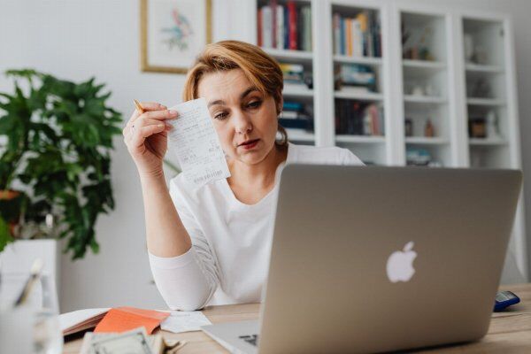 Como declarar rendimentos do Airbnb e carnê-leão: checklist mensal para proprietários e gestores