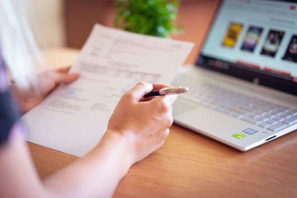 Simulador de impostos e integrações: funcionalidades essenciais para anfitriões de temporada