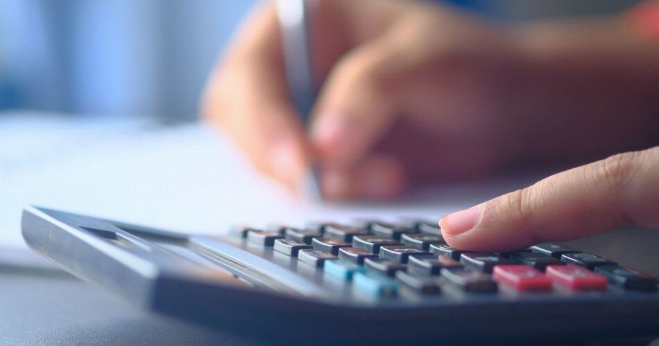 Simulador de impostos para anfitriões: orientações práticas e cálculo realista