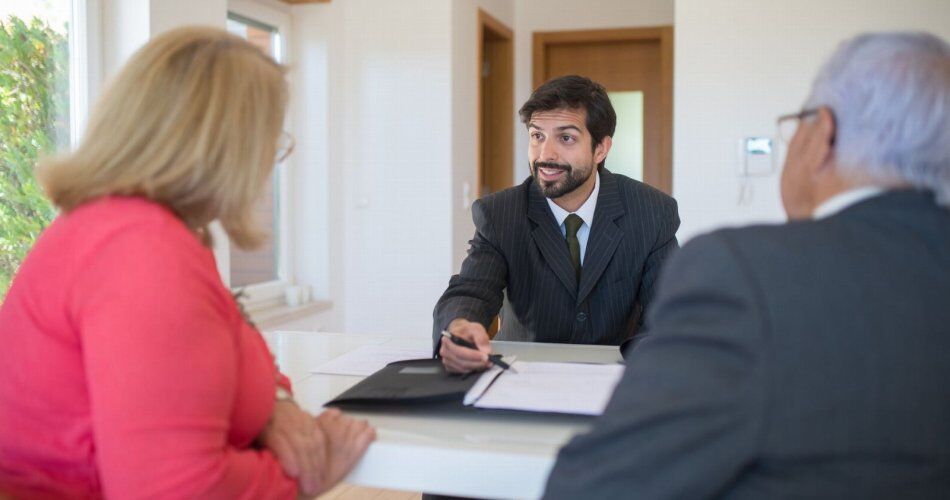 Análise comparativa estratégica: consultoria tributária imobiliária
